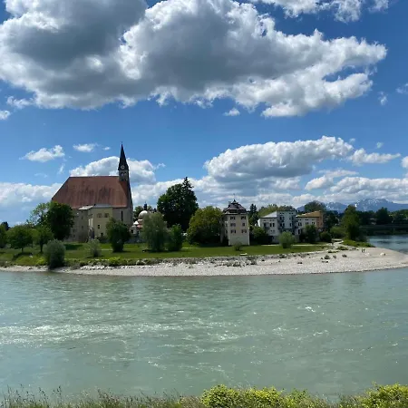 شقة An Der Idyllischen Salzachschleife Naehe Salzburg *
