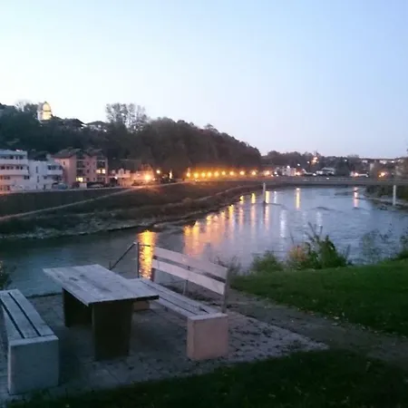 شقة An Der Idyllischen Salzachschleife Naehe Salzburg