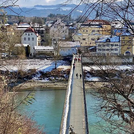 An Der Idyllischen Salzachschleife Nähe Salzburg *