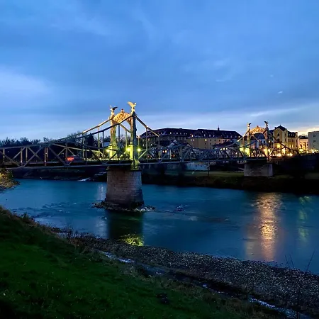 An Der Idyllischen Salzachschleife Nähe Salzburg *