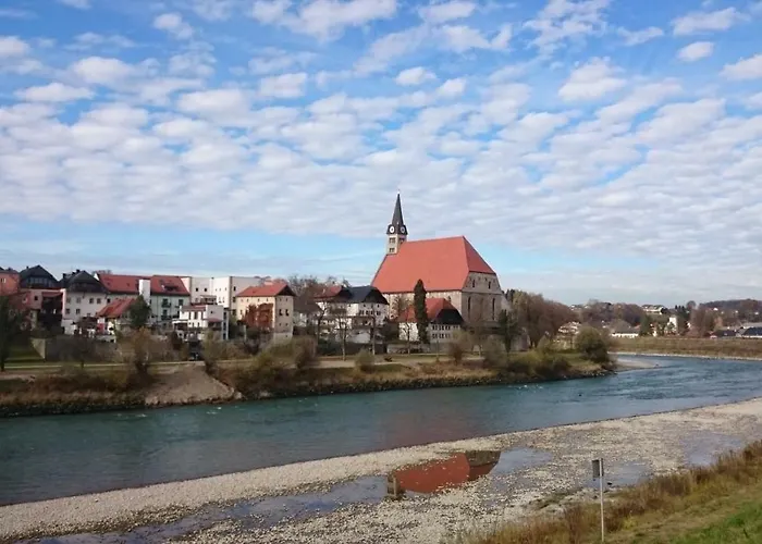 An Der Idyllischen Salzachschleife Naehe Salzburg דירה לאופן